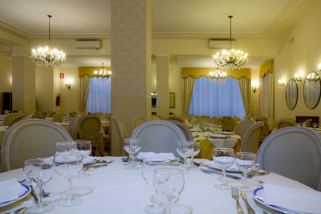 Hotel Alexander Palme 끼안챠노테르메 외부 사진