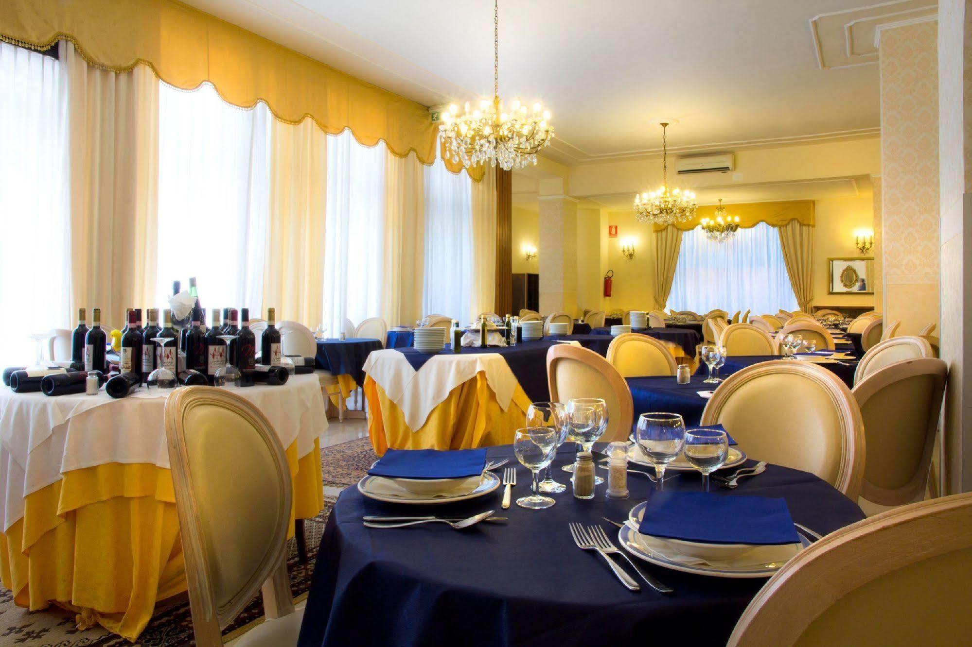 Hotel Alexander Palme 끼안챠노테르메 외부 사진