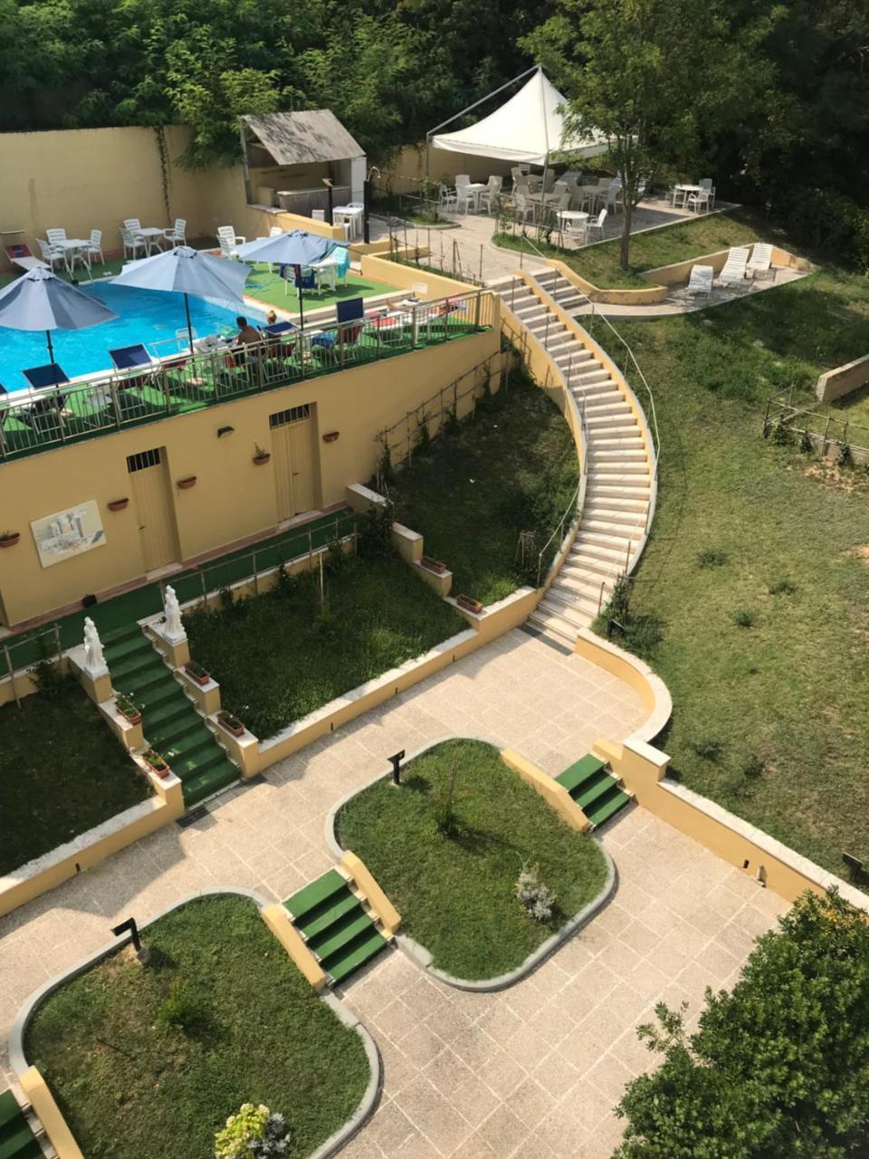 Hotel Alexander Palme 끼안챠노테르메 외부 사진
